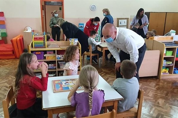 Sigurnije škole i vrtići: Pohvalnice Dječjem vrtiću Videk i Osnovnoj školi Josip Račić